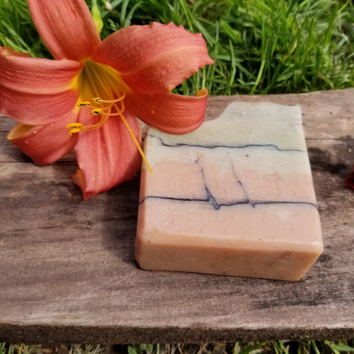Back to the Garden Soap Bar - Lemon, Lavender & Cedarwood + Pumice