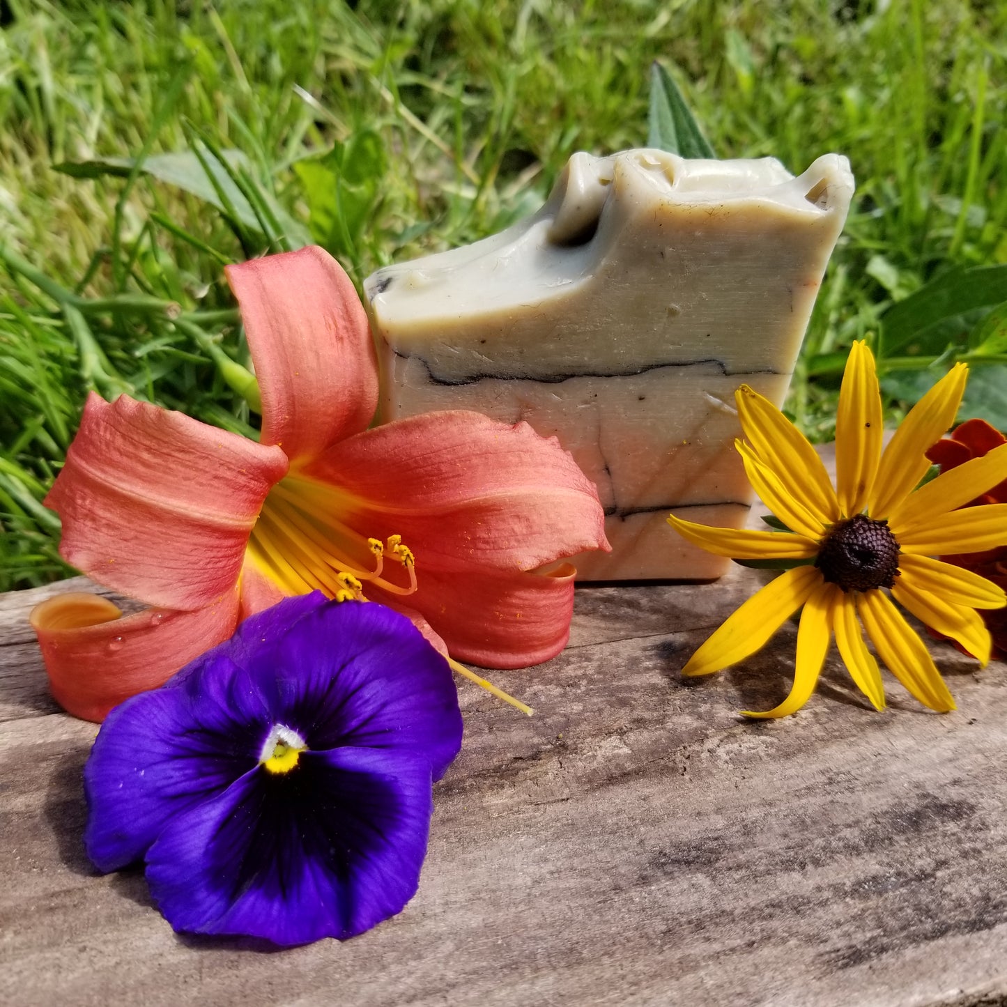 Back to the Garden Soap Bar - Lemon, Lavender & Cedarwood + Pumice